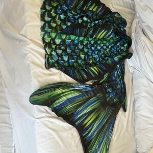 Mermaid Tail Blanket in Blue & Green Scale Print